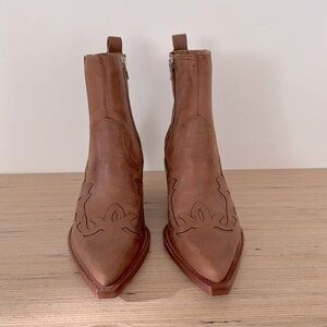 Dolce Vita Western Ankle Boots. Brown Leather. Size 8.